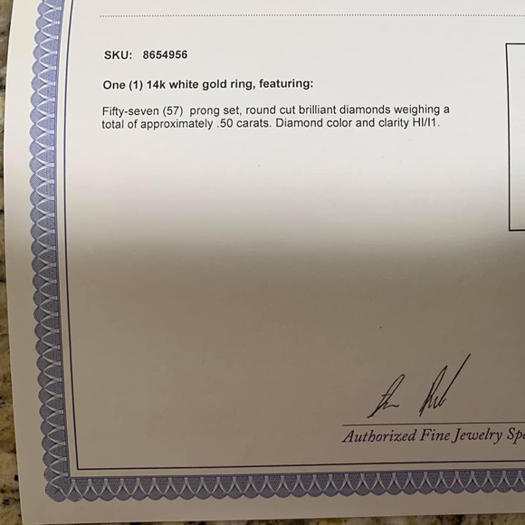 Halo Diamond Ring - 14k Gold - 57 Diamonds - Picture 5 of 5